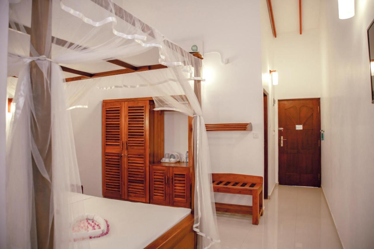 Prince Beach Hotel بينتوتا المظهر الخارجي الصورة